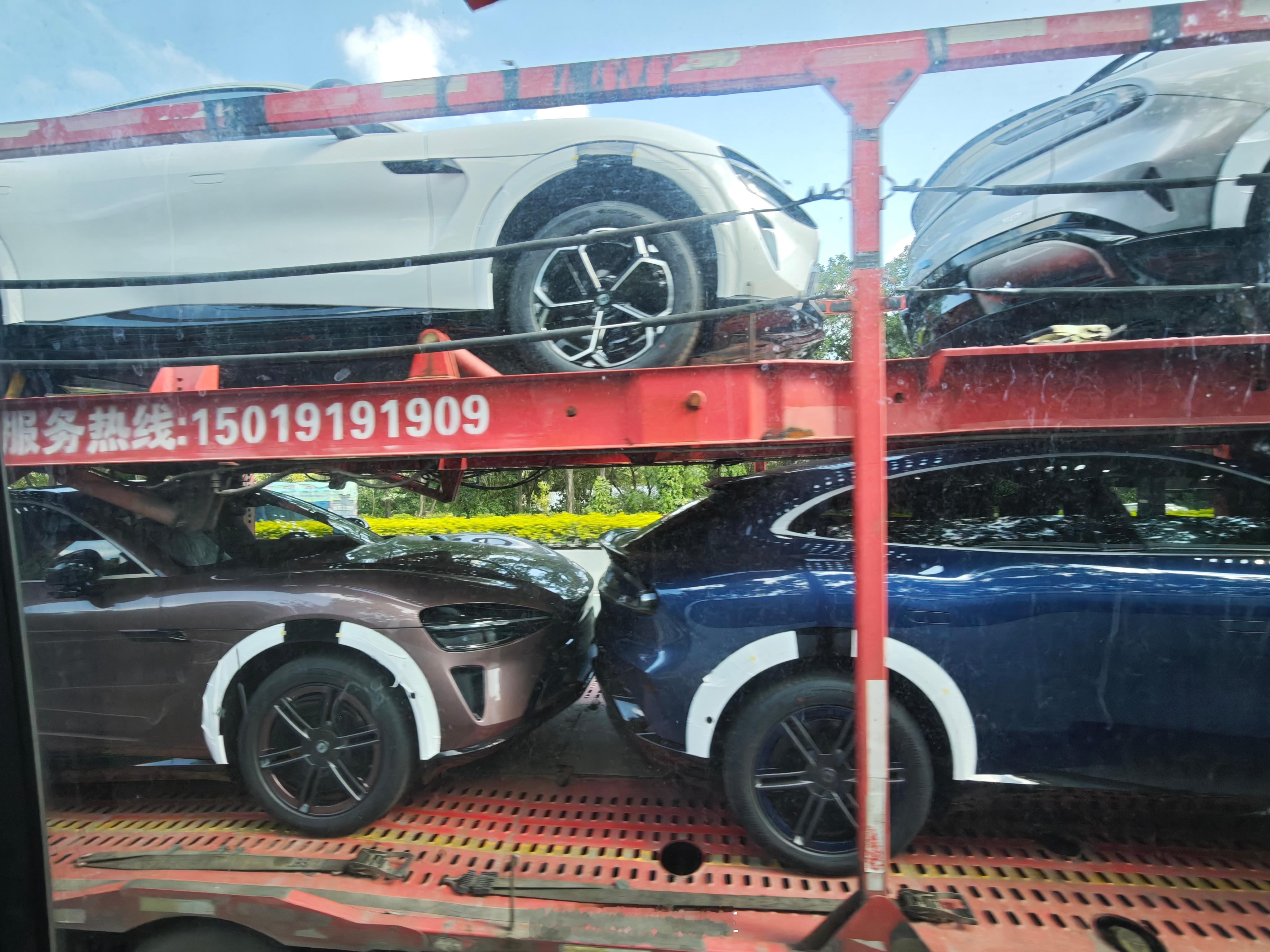 小米yu7﻿ 小米的产能感觉也是好起来了，最近听好多朋友都已经提前了交付时间，出