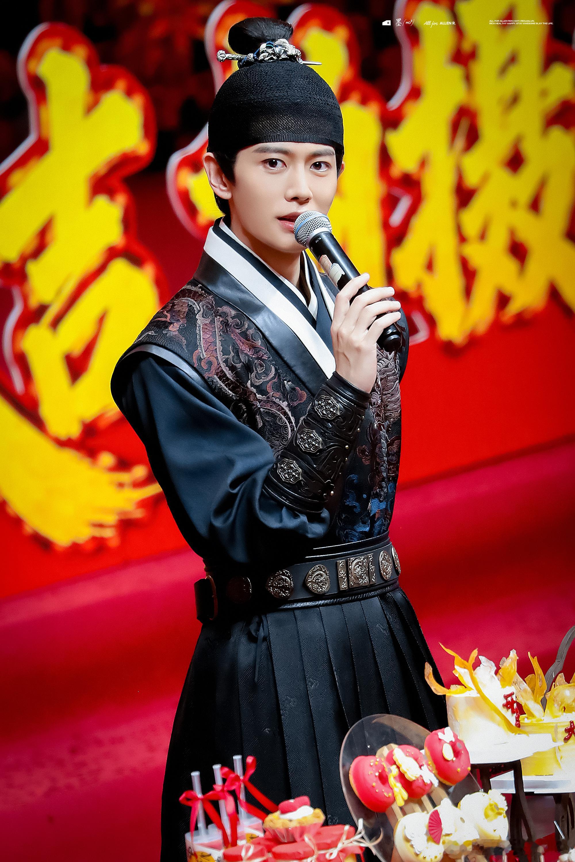 任嘉伦 4任嘉伦身上有一种少年气，这种气质使得他在出演一些年轻角色时能够得心应手