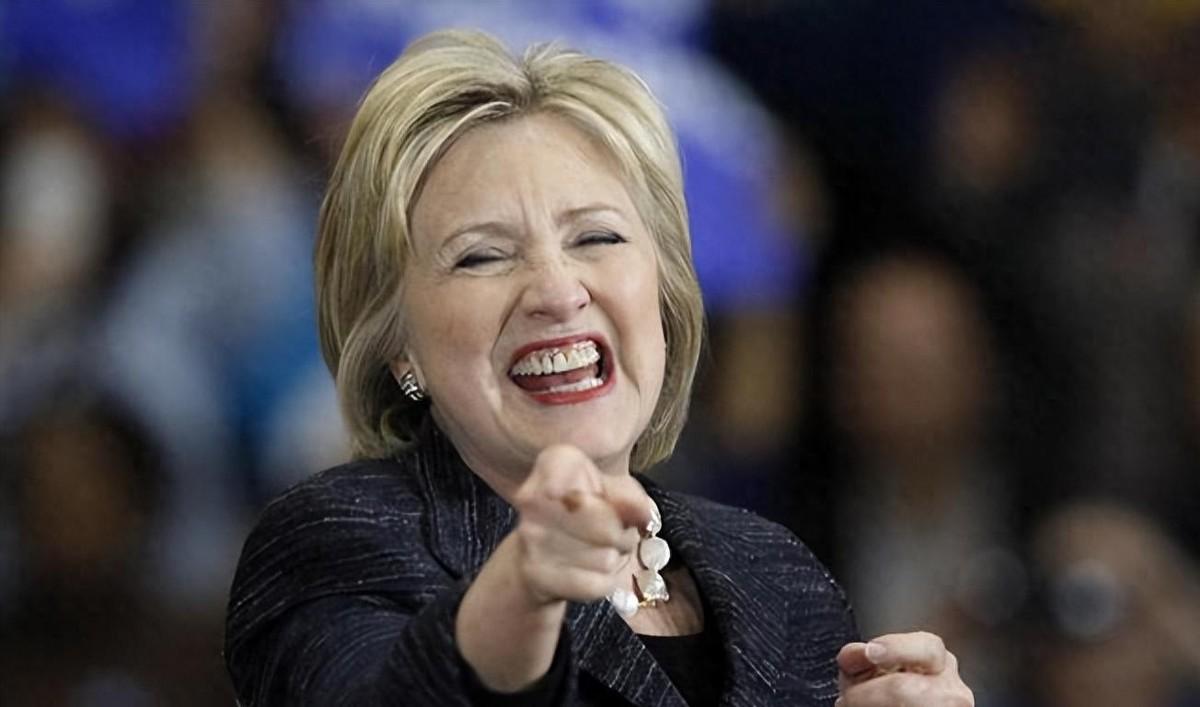 2011年，希拉里在亚洲挥了挥衣袖，留下了一个让全世界心惊肉跳的预言：21世纪将