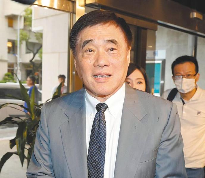 郝龙斌宣战，
张亚中乐坏了！



郝龙斌这次吃了哑巴亏
刚说完不怕辩论
张亚中
