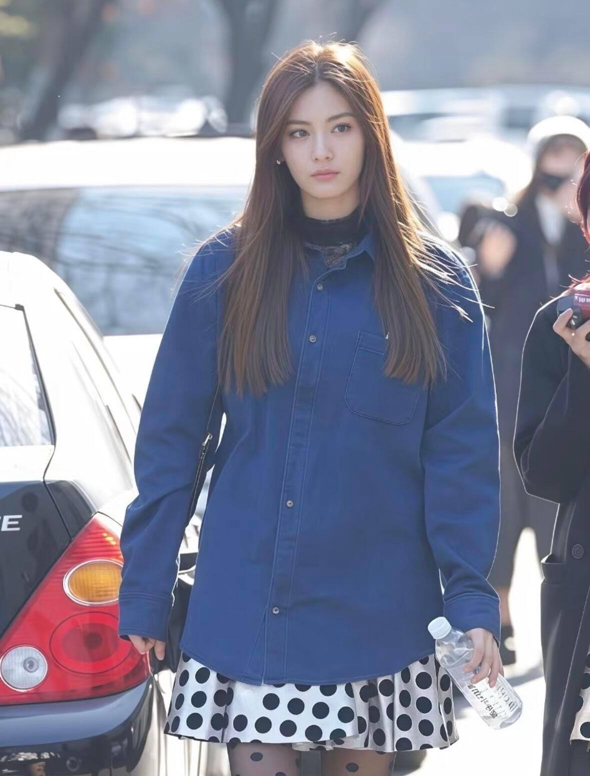 时尚的完成度靠脸林珍娜nana 