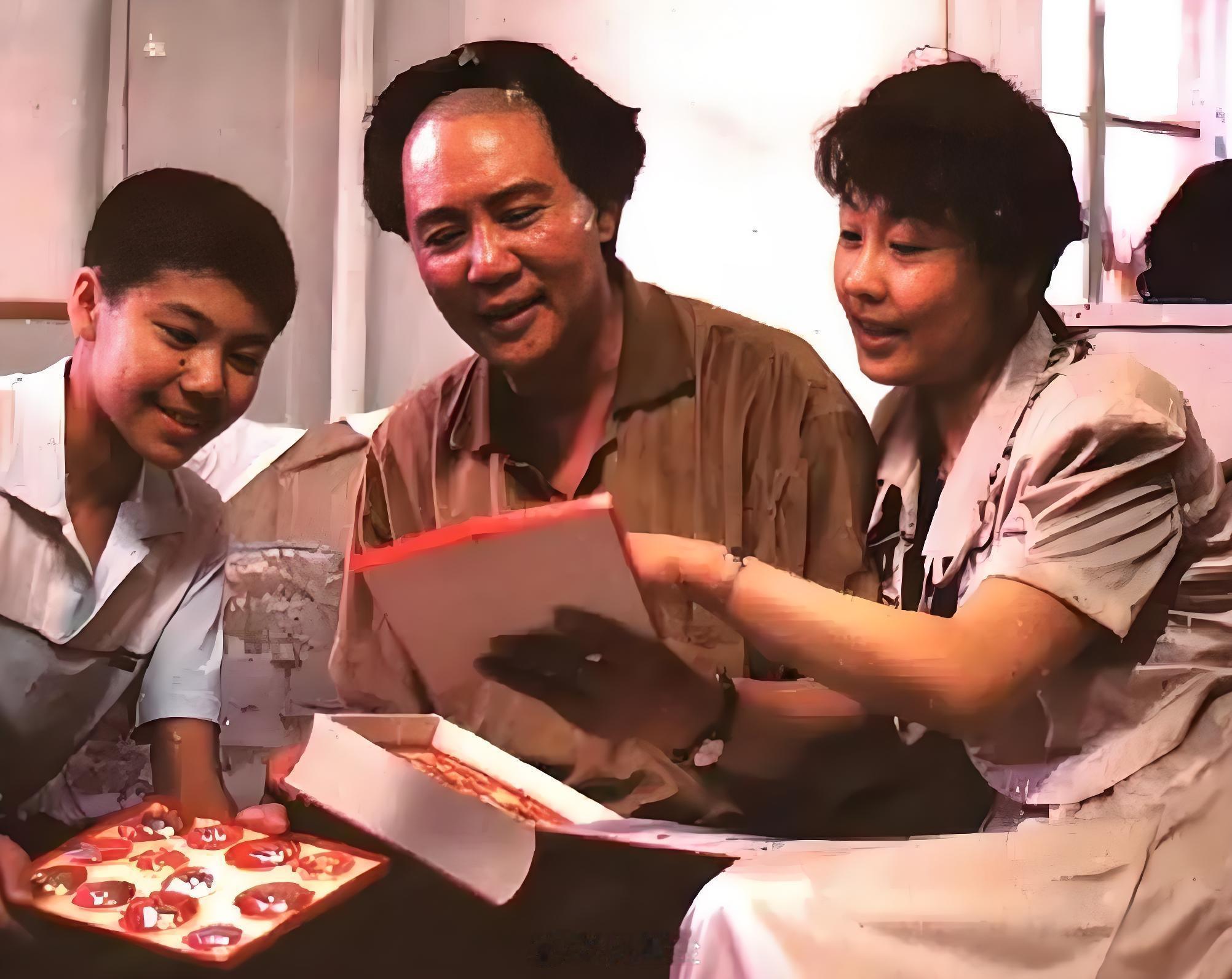 “我不是在演主席，我是在替亿万人民守护那份共同的思念。”这句还真是的，对于习惯了