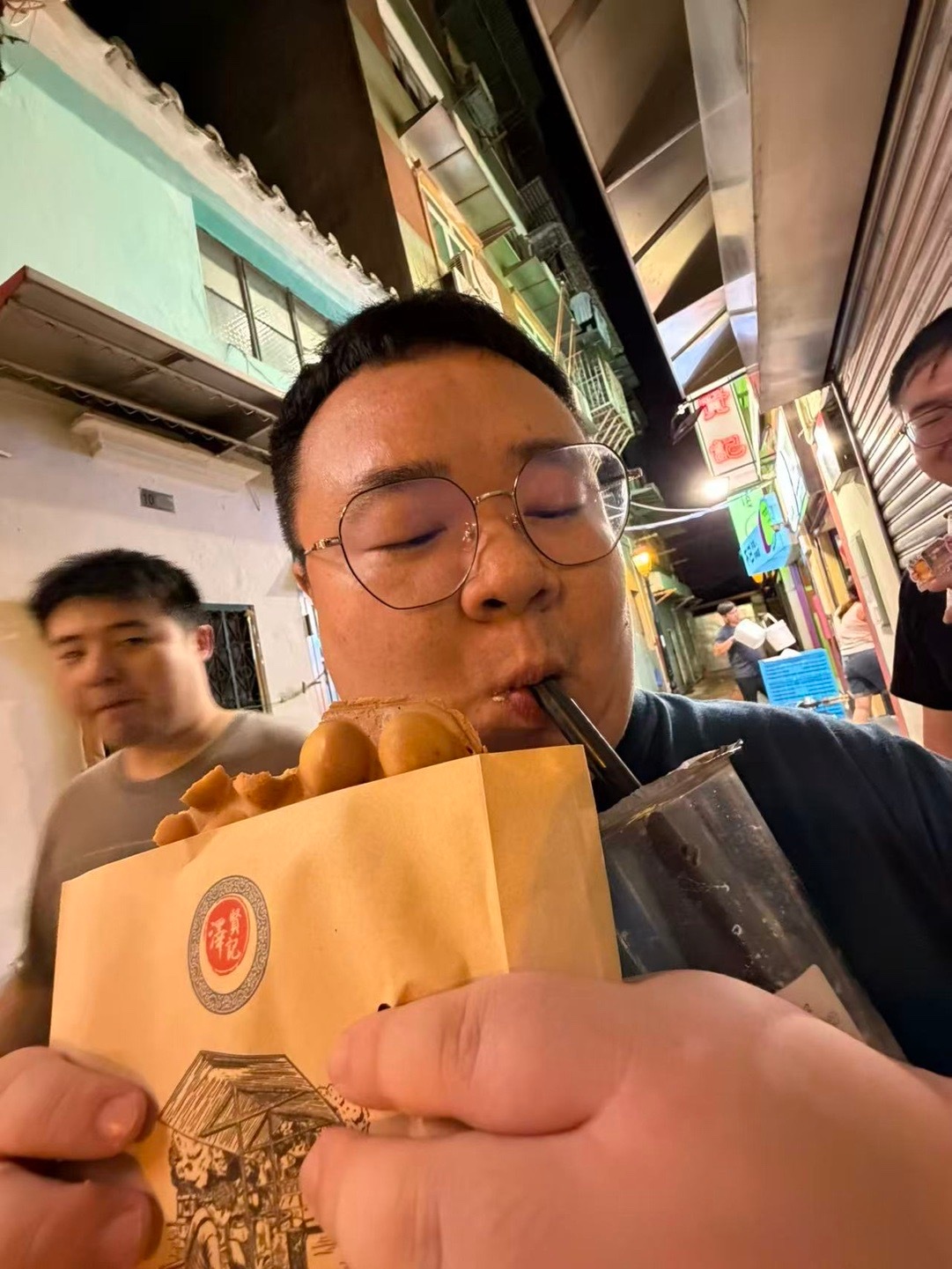 今晚7点半，老地方直播！ ​​​