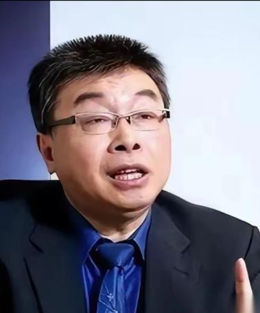 赞同邱毅的建议，解决台湾问题，千万要快，准，狠，用定点清除战术，把几个闹得最凶的