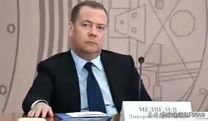 美国放弃了乌克兰，乌克兰没有放手美国。近期，乌克兰脸上终于有一丝笑容，因为取得了