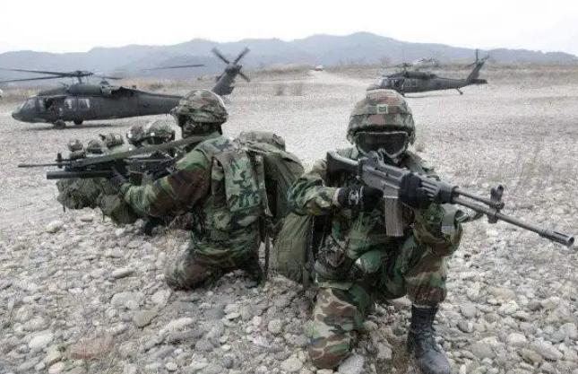 韩国总统李在明最近干了两件大事，三八线前沿驻军从2.2万砍到6000人，2040