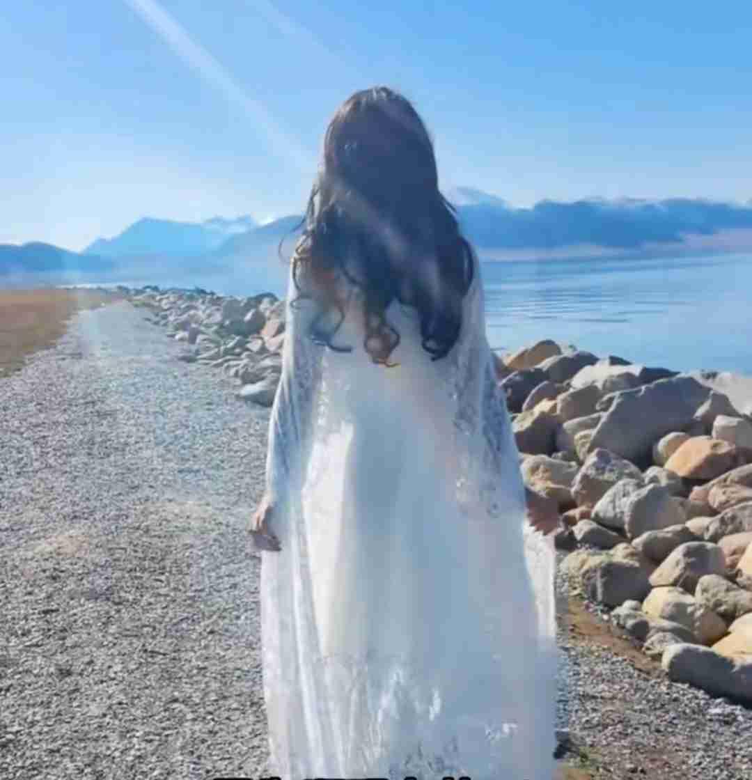 我的今日状态：😁轻松愉快
我这里的天气：☀️晴天