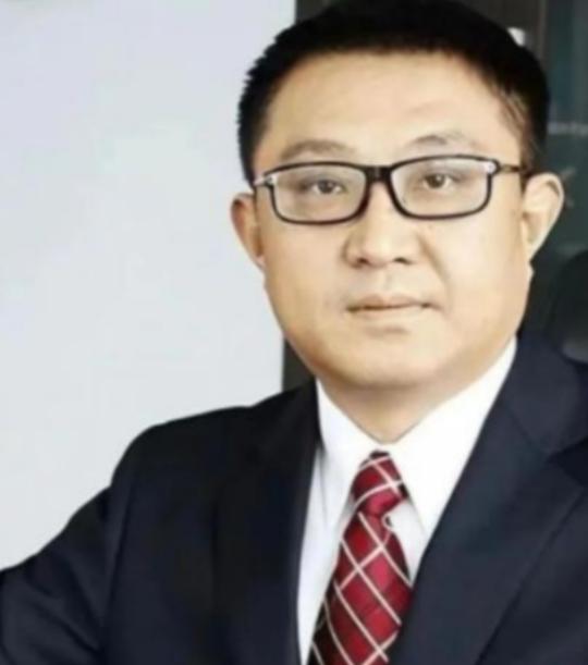 他在疫情的三年里，趁机大发国难财，在核酸上造假害苦了无数百姓，最后他的下场也令人