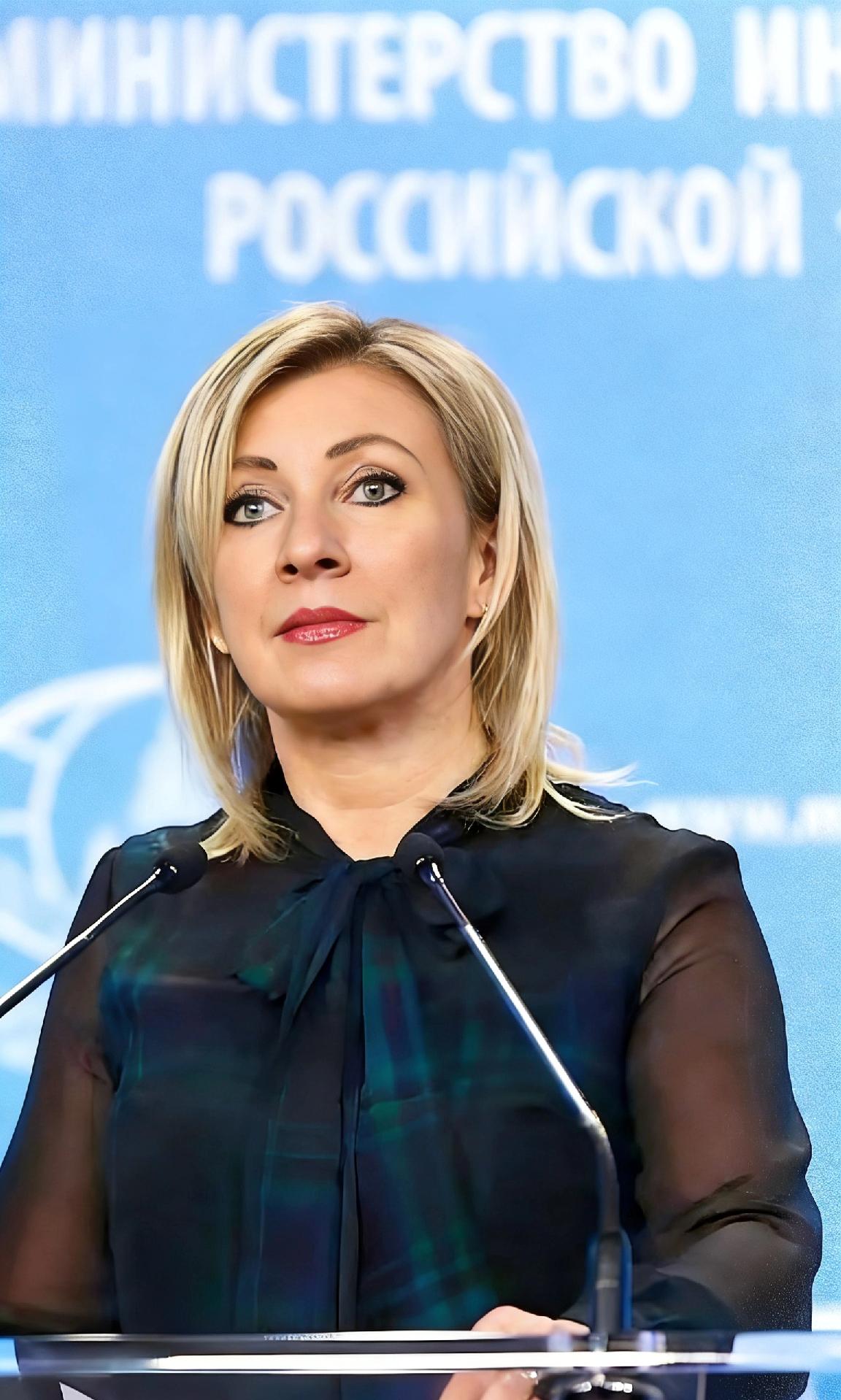 扎哈罗娃居然当众给了特朗普一句“谢谢”，这戏演得是真有水平。

俄罗斯外交发言人