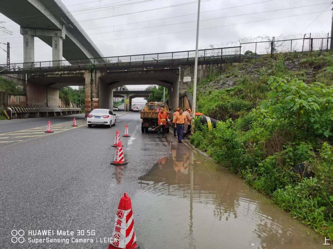 948快讯 【武汉公路连夜奋战应对强降雨，清理路段62处、242公里】5月18日