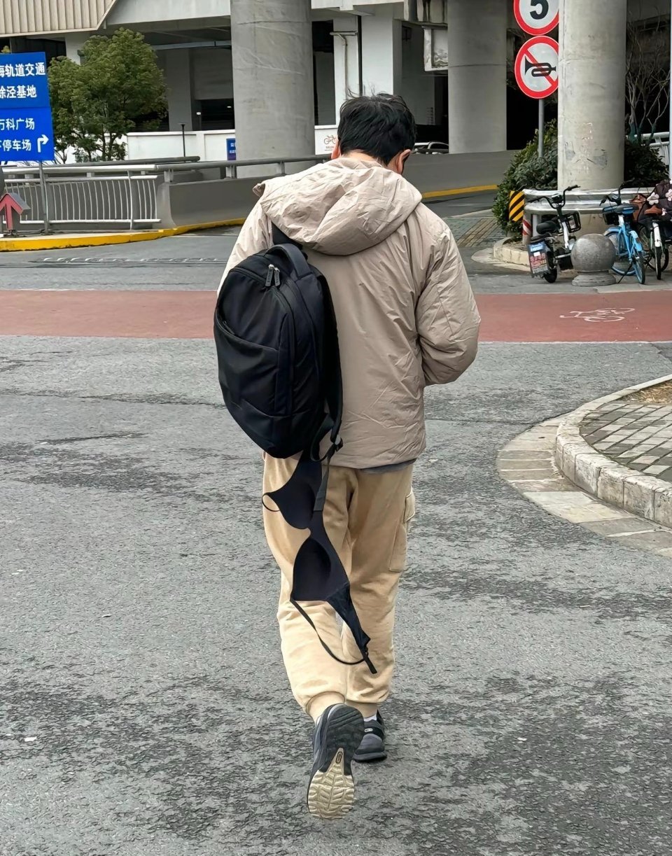 现在都流行这种挂件了吗 