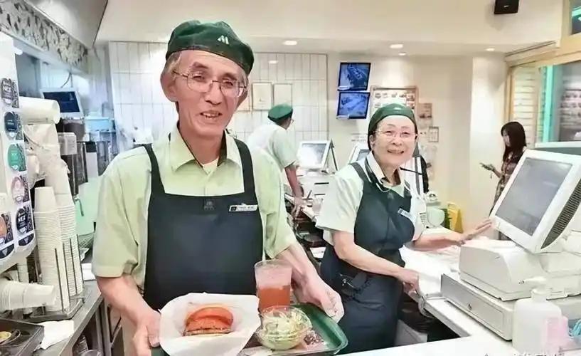 是间谍？还是活不起？日本73岁老人来中国打工真相！

73岁日本人还来中国找工作