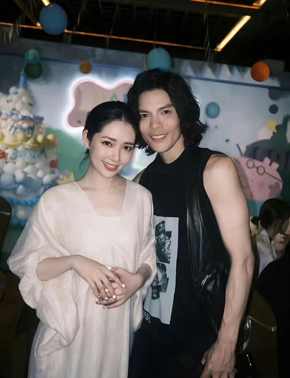 向太说郭碧婷养全家怎么感觉向太对郭碧婷的满意程度特别高啊比自己的儿子还满意，这样