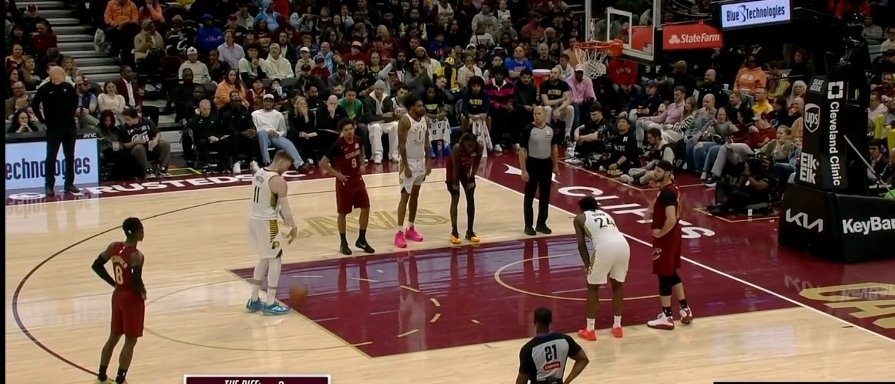 ▲波特-艾利斯-米切尔-施罗德-南斯▲4后卫，我真的服了，施罗德对上托平被连续进