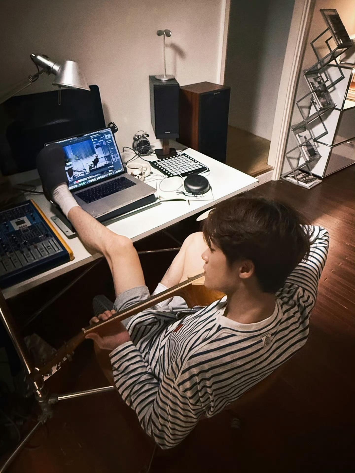 重生之混进檀健次的小窝 从痛苦面具到幸福空间，檀健次在MV里完美演绎了“宅家的一