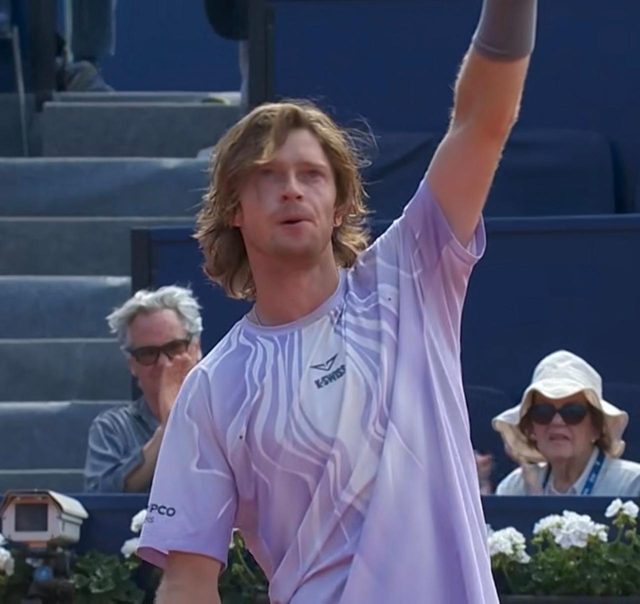 卢布列夫大逆境击败科博利，闯进巴塞罗那决赛
         北京时间2026年