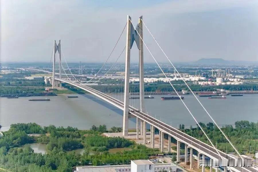 南京人有福了，即将迎来一条免费过江通道。
       2018年11月10日正