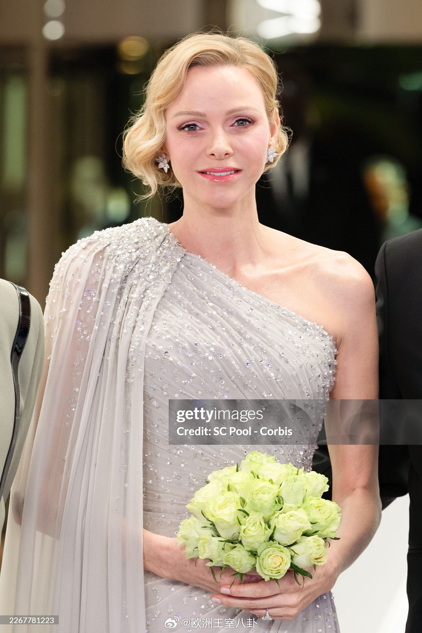 3.21 摩纳哥王室成员出席一年一度的玫瑰舞会，三笠宫彬子还在蹭了一席，一米五能