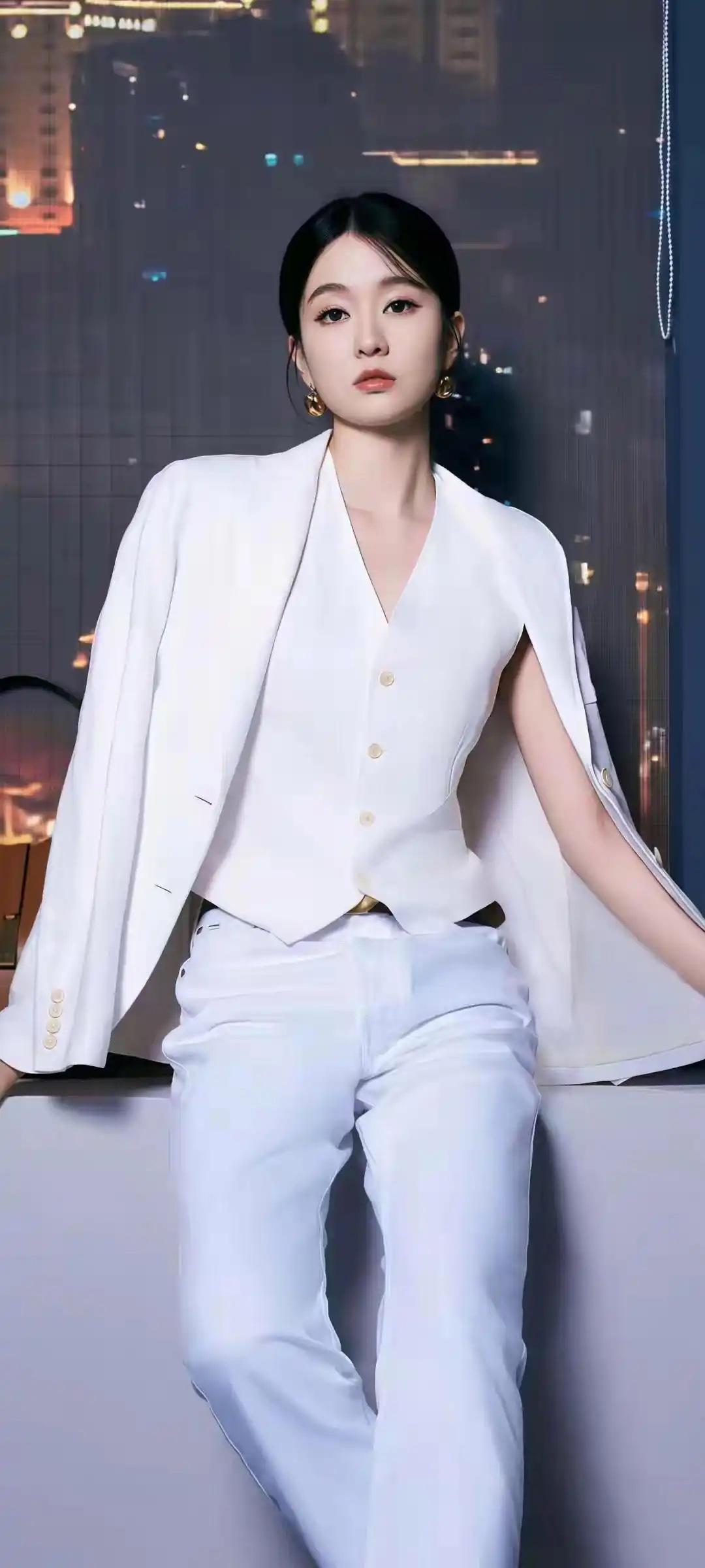 排球运动需要默契配合，你与队友的配合堪称完美！