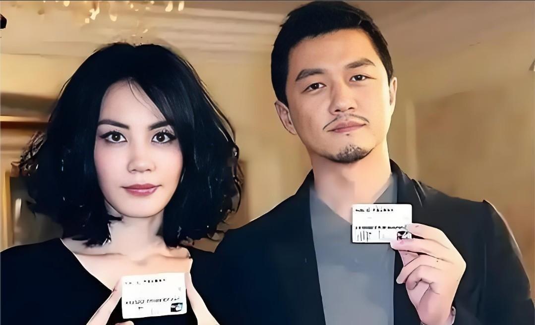 离婚11年，李亚鹏几近破产，我才终于看懂王菲当年那场“体面”背后，藏着多顶级的博