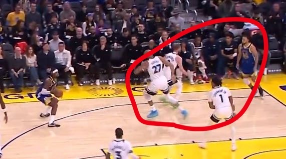 笑死我了 库里一跑3个人看着 幸福希尔德这就是为什么库里在场可以让队友变得很好的