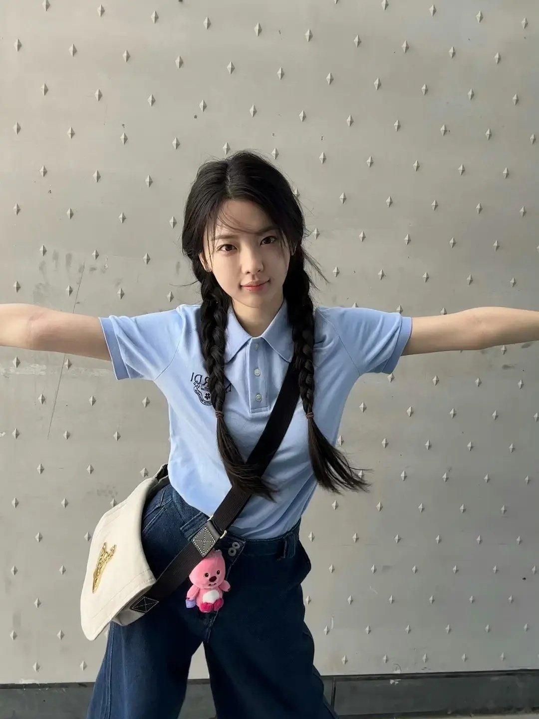 杨超越怎么也长的跟之前不一样了[裂开] ​​​