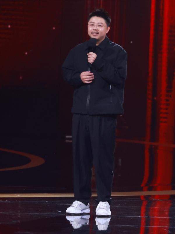 世界观崩塌，有时候就发生在一瞬间。在传统认知里，世界如同精密机器，遵循牛顿经典力