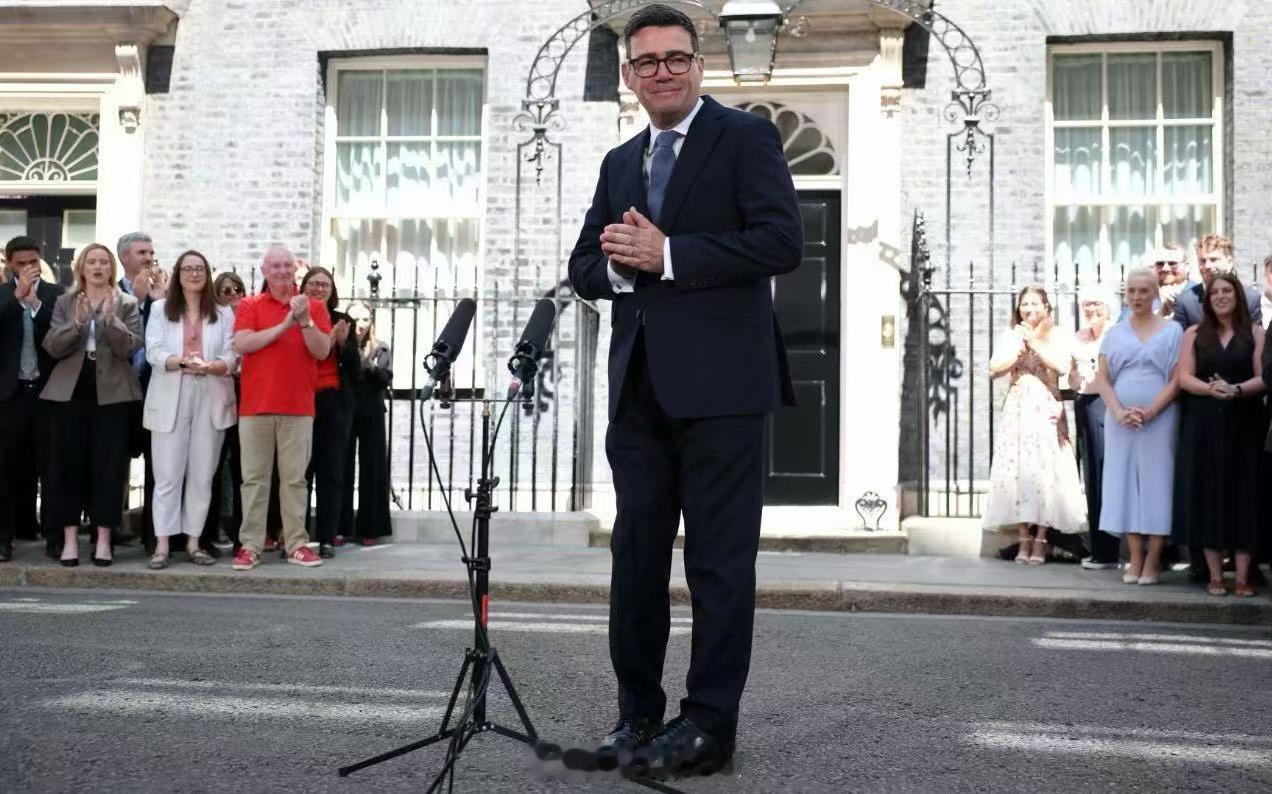 🔥🇬🇧🇺🇦安迪·伯纳姆成为英国首相，也是过去十年中的第七位政府首脑他已