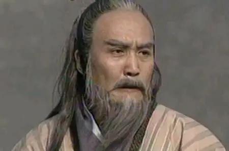 伍子胥被吴王夫差赐死，临终前对儿子伍封说：“我死后，把我的眼睛挖出来，挂在姑苏城