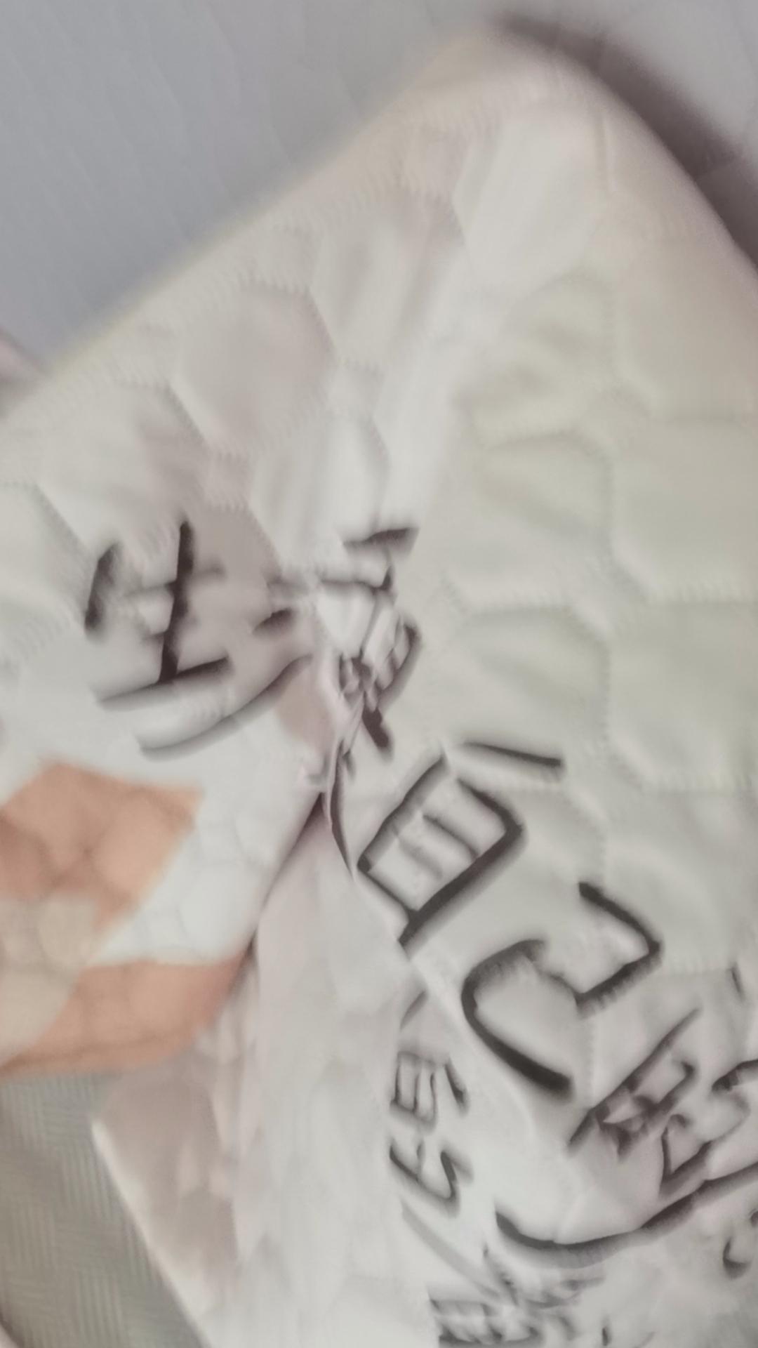 家里能装监控器吗？
现在家里有老人的，子女大多都给老人家里装了监控，以便随时保护