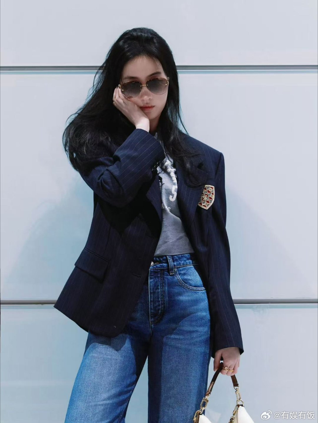 刘亦菲巴黎时装周启程图刘亦菲时装周启程图刘亦菲巴黎时装周启程图，好美，