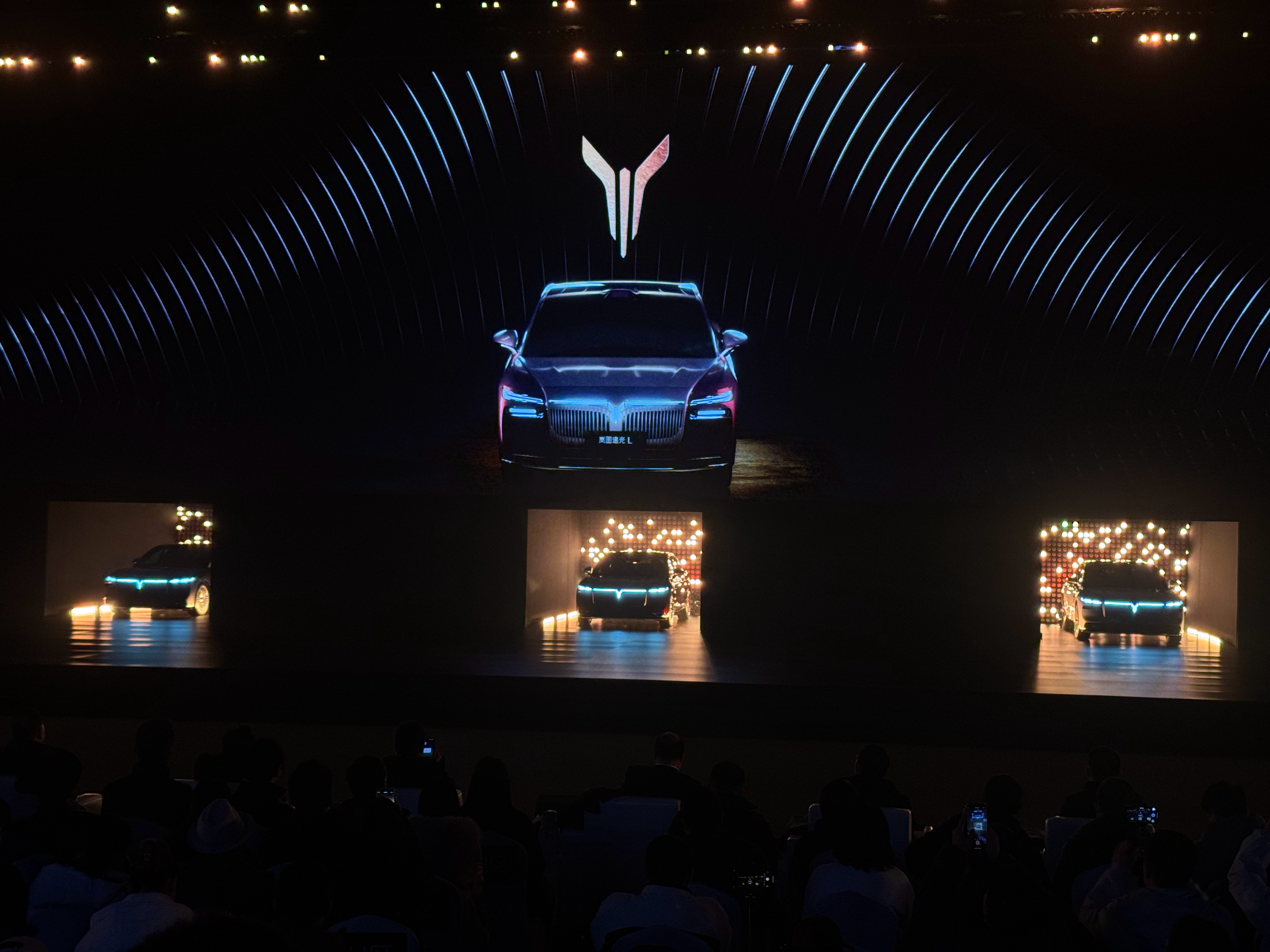 “人生高光，就开追光L！”30万不到「武汉古斯特」开回家～智能空悬+后轮转向+蟹