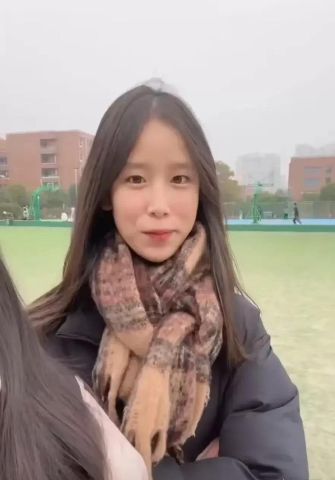 成都失联女大学生的遗体，最终在河里找到了。生命定格在了2025年跨年夜的前夕。究