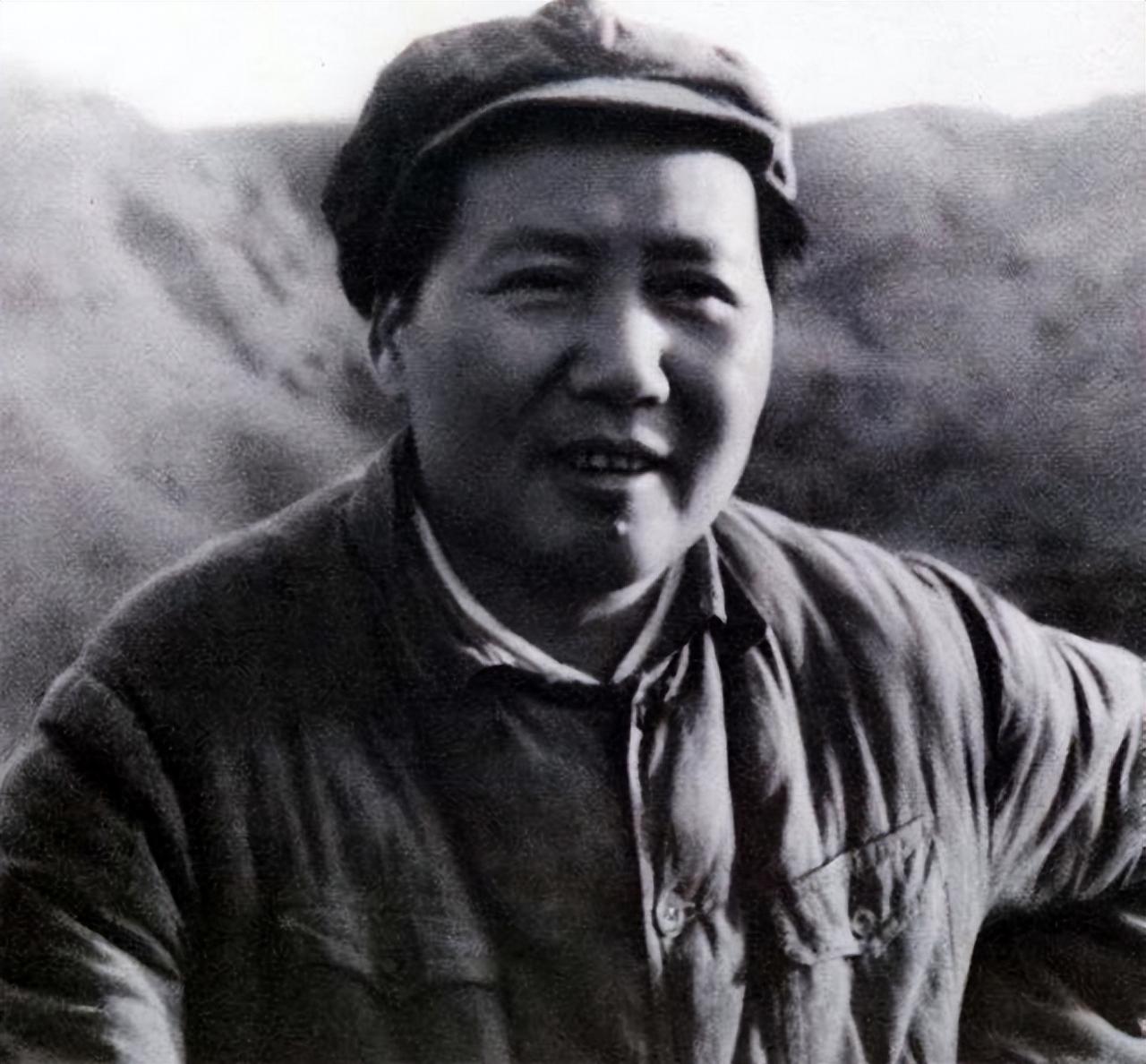 1955年，“授勋仪式”过后，彭德怀找到了毛主席，一进门，就激动地说道：“这个元