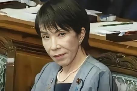 日本街头调查炸出惊人裂痕：七成男性怕打仗，七成女性想开战！这反差背后藏着比政治更
