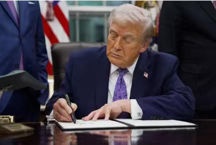 12月12日！美国最新消息！特朗普签署白宫发布了！特朗普政策变脸 
白宫宣布，美