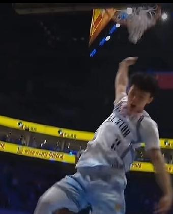 迪亚洛的那一抱，徐杰未必领情。
徐杰是国内后卫中少有的几个能扣篮的人之一，却因迪