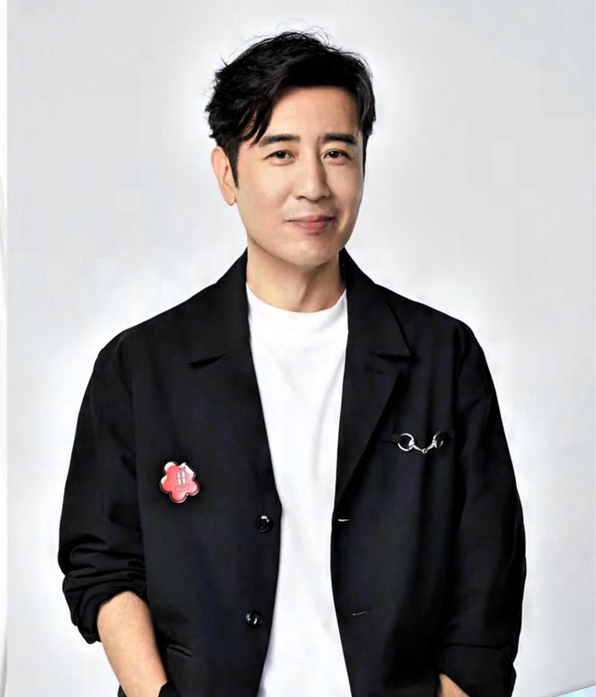 演员于和伟在饭店吃饭花了334元，老板说抹零收300元，于和伟同意后付了300元