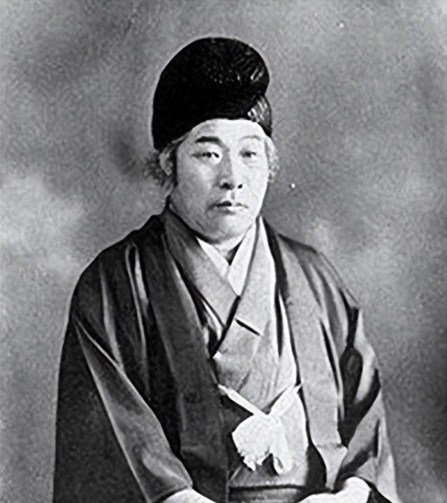 怪不得日本这么着急想跟我们打一仗，日本出了个特别神的预言家叫王仁三郎，他最出名的