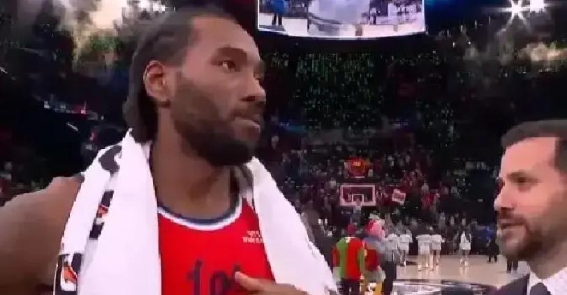 别再说快船只是堆砌天赋了。
他们找到了让四个球星都闭嘴打球的唯一办法。
看一组数