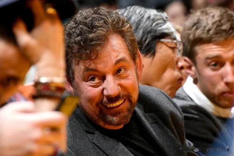 生意人眼中只有利益，至于NBA的发展与他有什么关系呢？
近日，尼克斯老板多兰多次