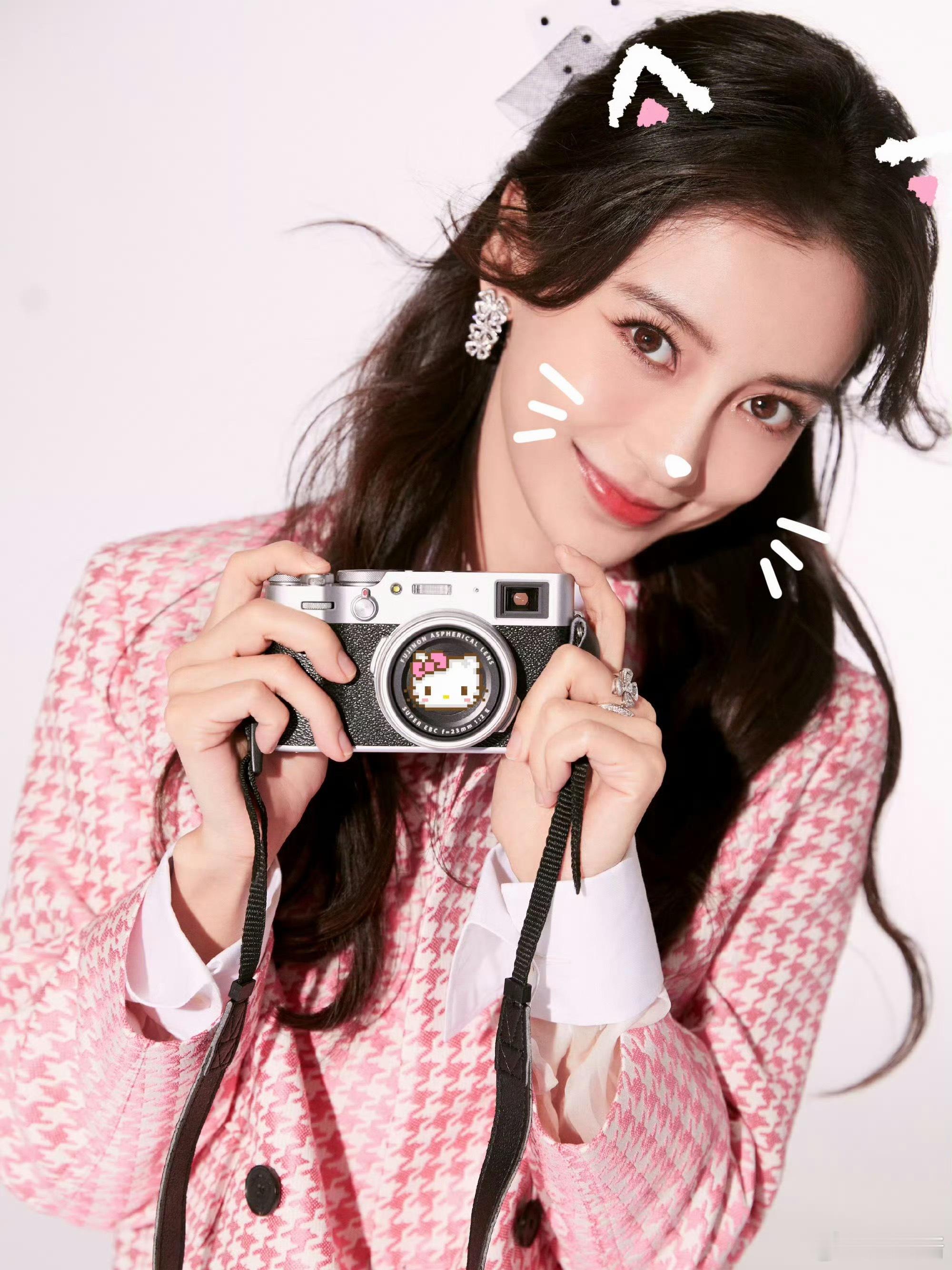 angelababy素颜抓娃娃angelababy 昨日路透，Baby 现身游乐