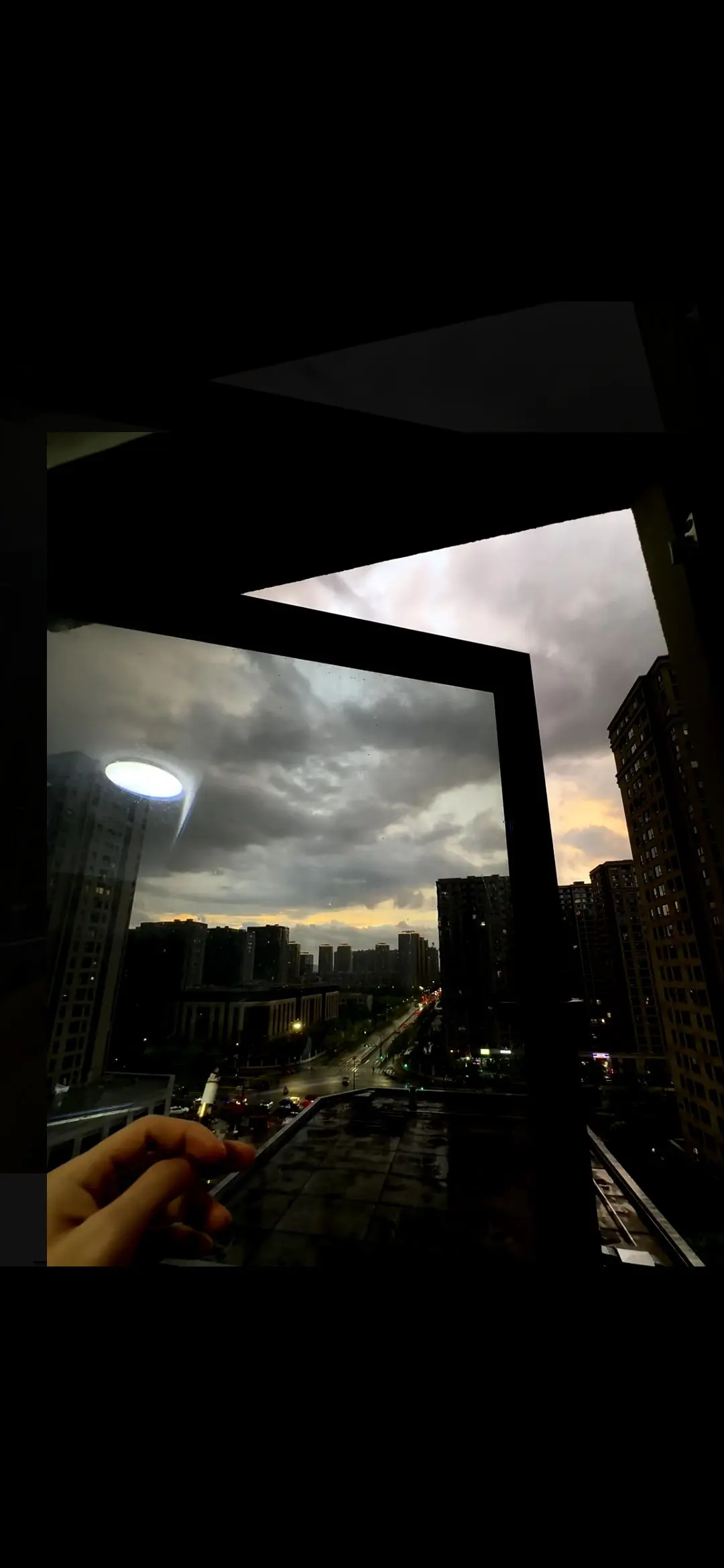 男主：去！哪来的那些规矩！你谈不明白就换个人谈。