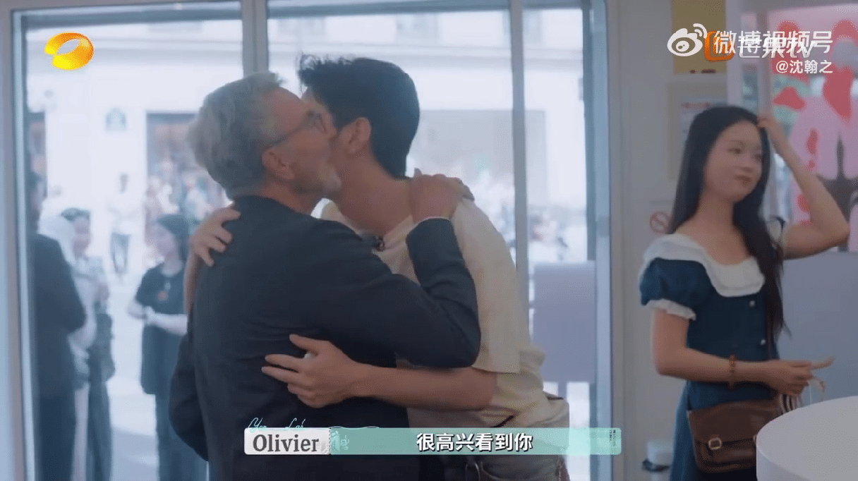 李佳琦打破了六人定律李佳琦人脉真的牛，直接把给奥黛丽赫本化妆的彩妆专家Olivi