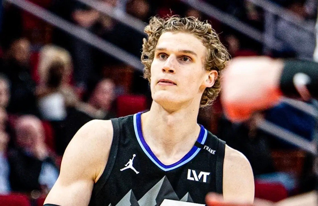 #NBA将核查马尔卡宁核磁结果#“打摆”！NBA 将在周四派遣独立医生核查的核磁