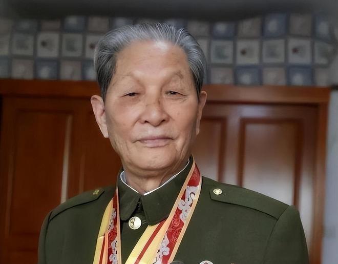 1955年，志愿军翟文清衣锦还乡，全村五十余同乡只剩他一人归来
​​1955年冬