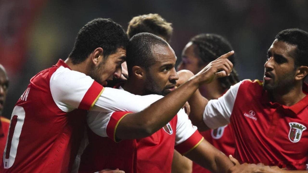 葡超：萨皮亚迎战布拉加，主场死守能否抵挡体能受限的布拉加？卡萨皮亚自从升级之后，