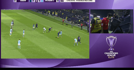 南美球员“动手能力”的确是很强，亚冠加时赛墨尔本城后卫赫尔曼费雷亚击打武里南联队