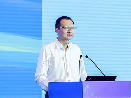 一失足成千古恨。

堂堂一研究所所长，撕去伪装露出獠牙，出差涉嫌猥亵女下属被采取