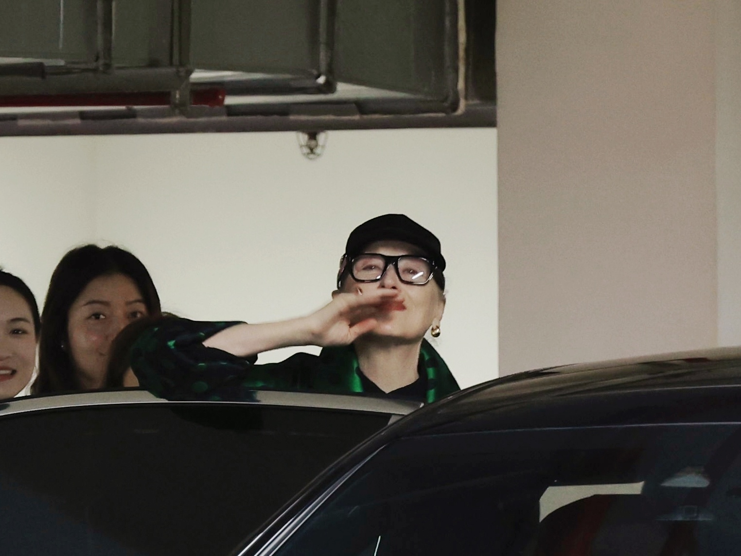 这近二十年追星受的苦都没有这两天的受得多。还好结局有点圆满，老太太甚至还化了妆。